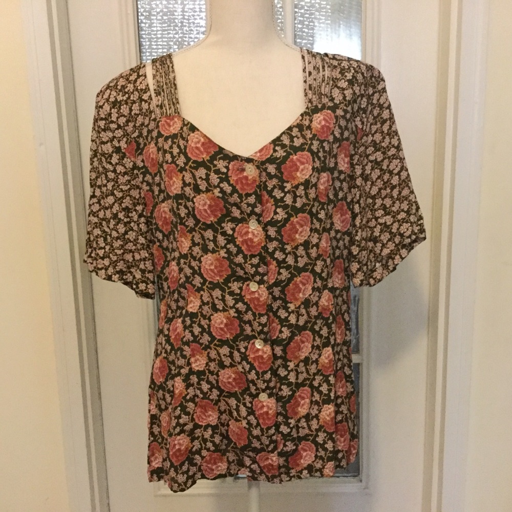 Quest woman top size XL